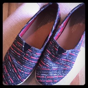 Women’s Toms